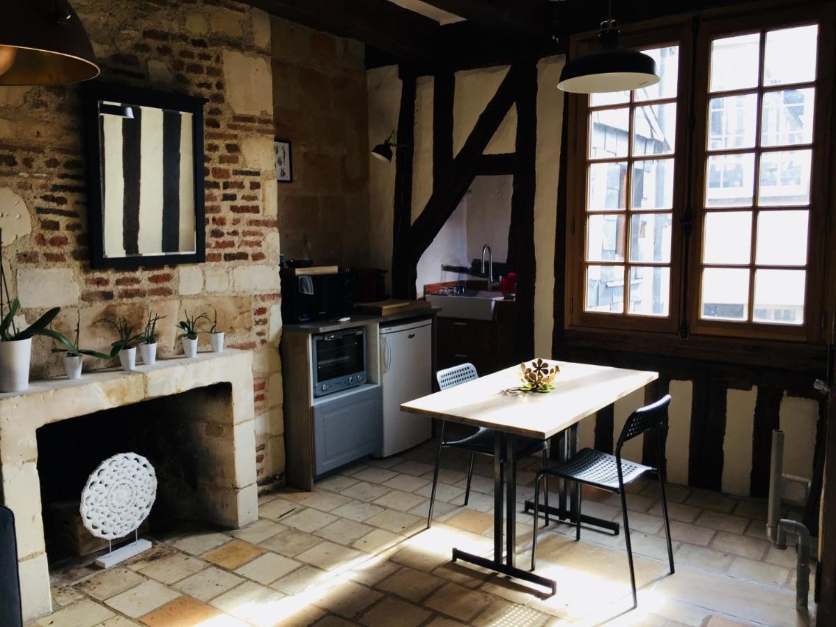 Appartement Dans Immeuble 15 Eme Siecles Vieux Tours Exterior photo